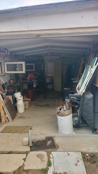 Vand garaj beton sector 3.